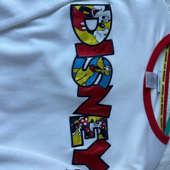 2023 Disneyland crewneck New - Picture 3 of 8